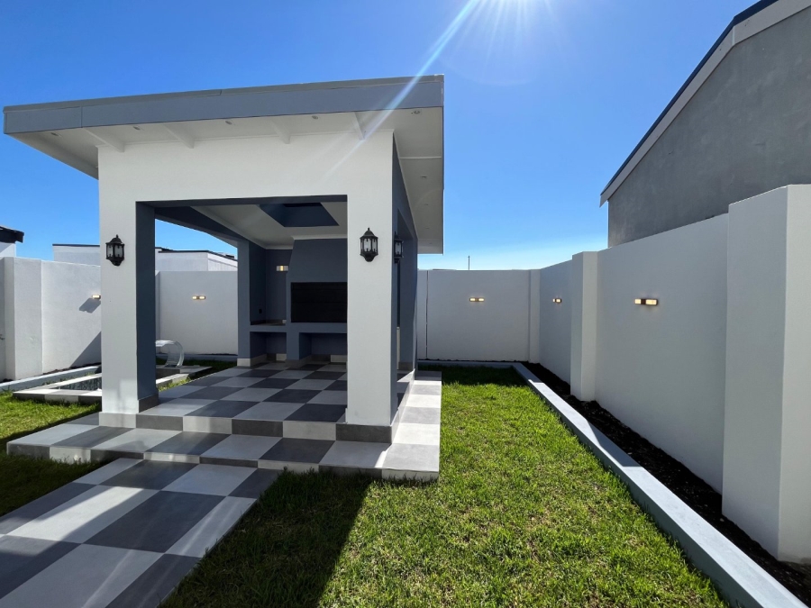 4 Bedroom Property for Sale in Sandown Western Cape